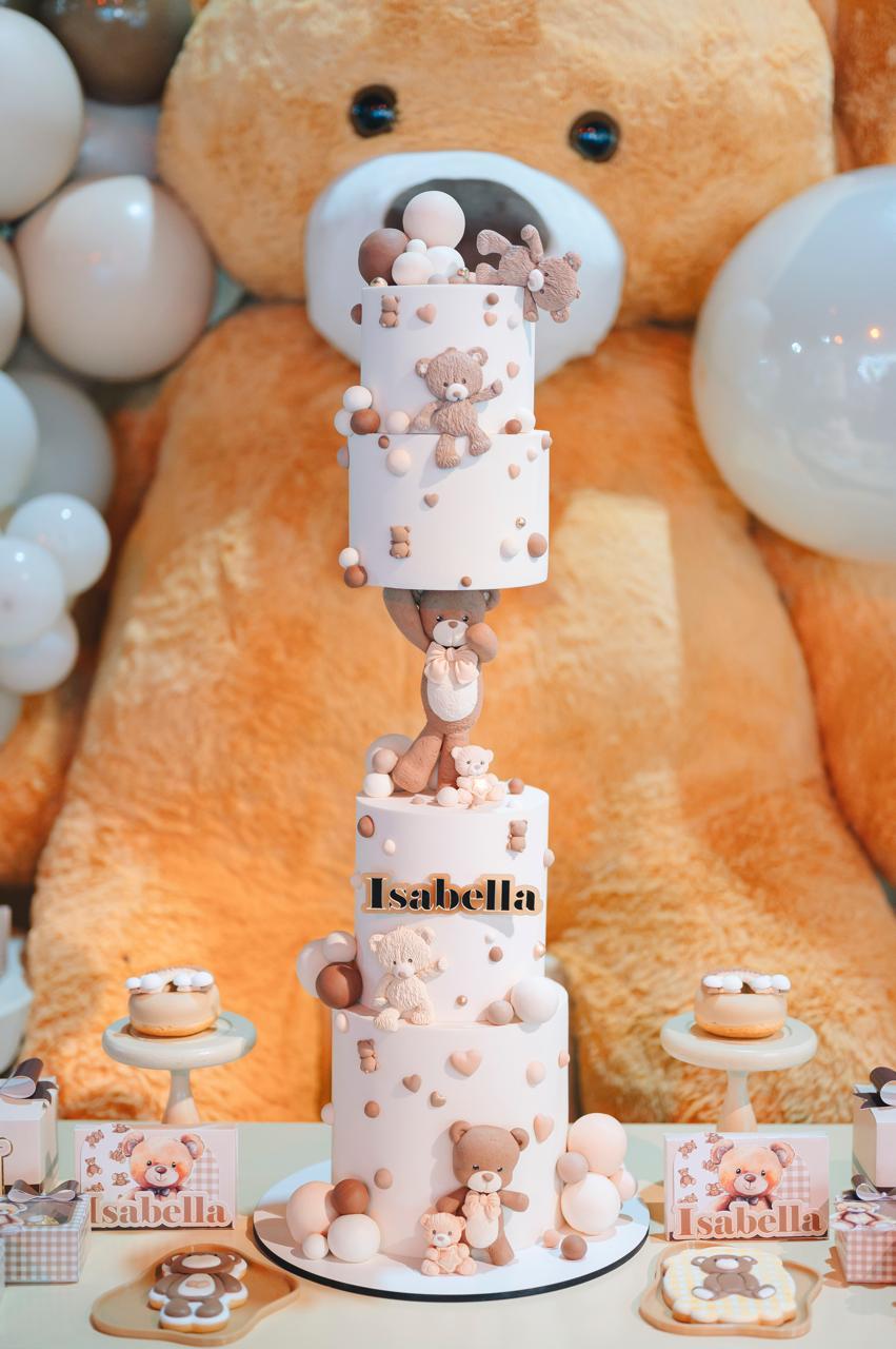 Torta personalizada con ositos y detalles